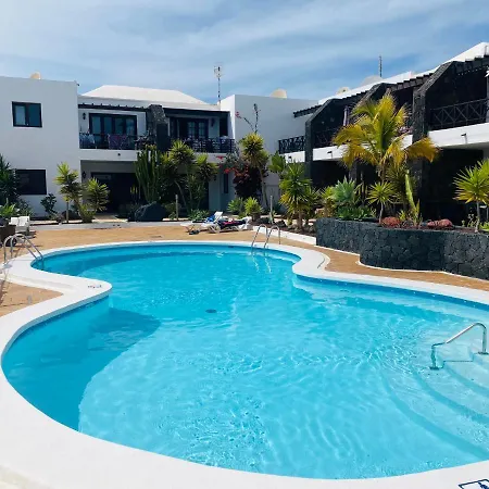 Pelicanos' Relax 300mt To The